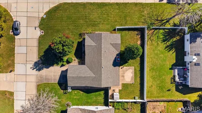 935 W Weybridge Court, St Charles, MO 63304 — listing photo 40 of 45
