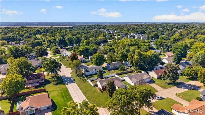 935 W Weybridge Court, St Charles, MO 63304 — listing photo 43 of 45