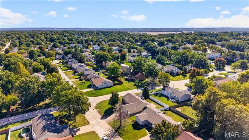 935 W Weybridge Court, St Charles, MO 63304 — listing photo 42 of 45