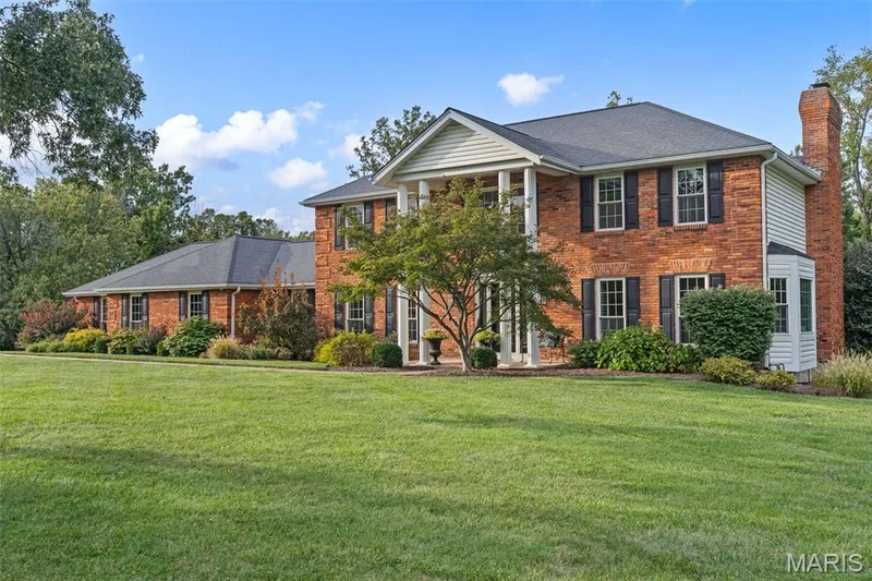 9 Clarkson Farm Drive, Chesterfield, MO 63017 — listing photo 2 of 91