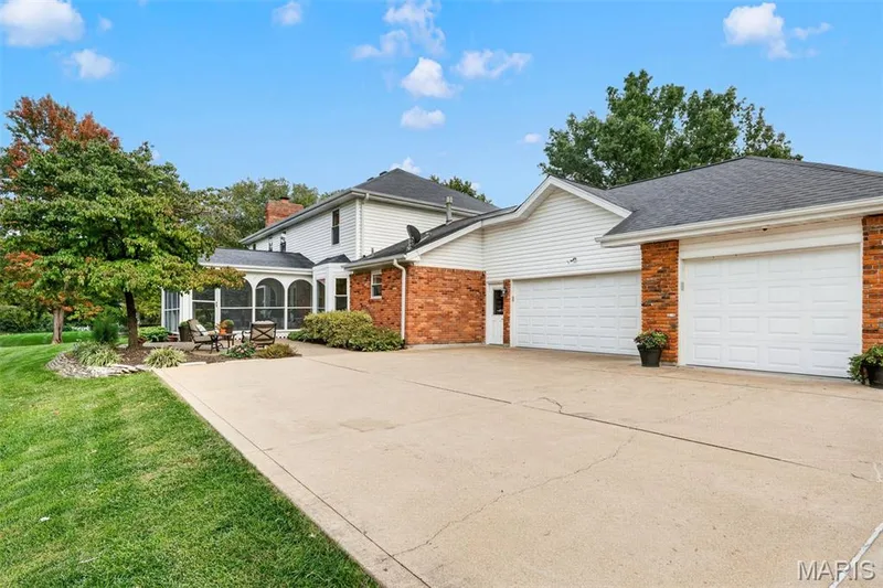 9 Clarkson Farm Drive, Chesterfield, MO 63017 — listing photo 33 of 91