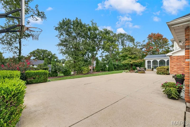 9 Clarkson Farm Drive, Chesterfield, MO 63017 — listing photo 35 of 91