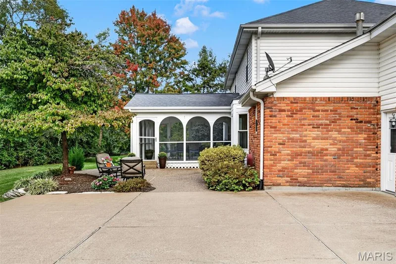 9 Clarkson Farm Drive, Chesterfield, MO 63017 — listing photo 36 of 91