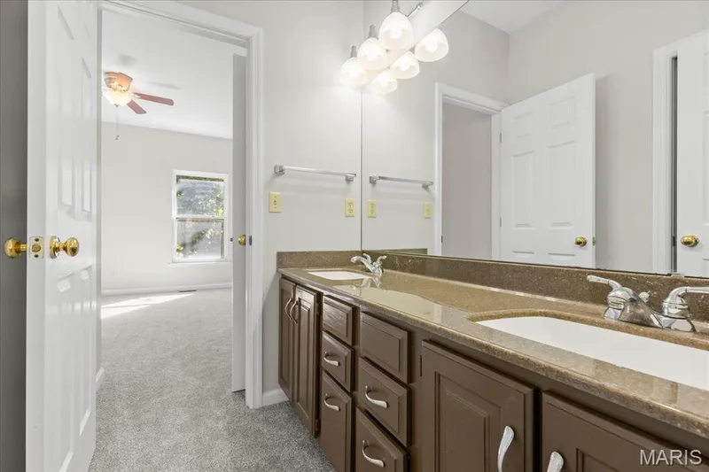 Jack and Jill Bathroom — 16 Regatta Bay Court, Lake St. Louis, MO 63367