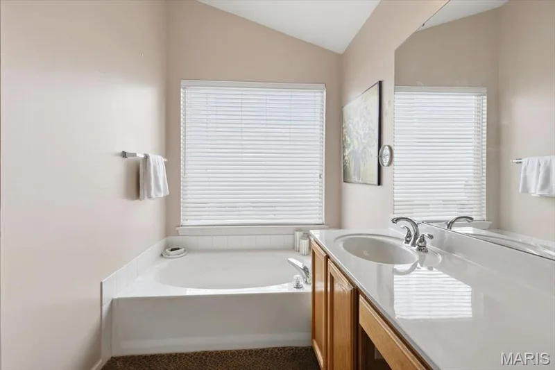 16948 Kingstowne Place Drive, Wildwood, MO 63011 — listing photo 30 of 50