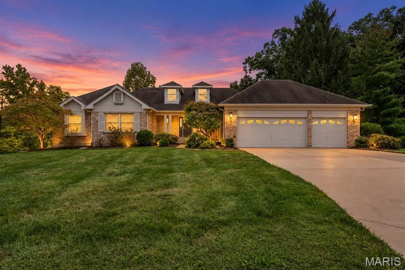 17026 Kimwood Court, Chesterfield, MO — listing photo 1