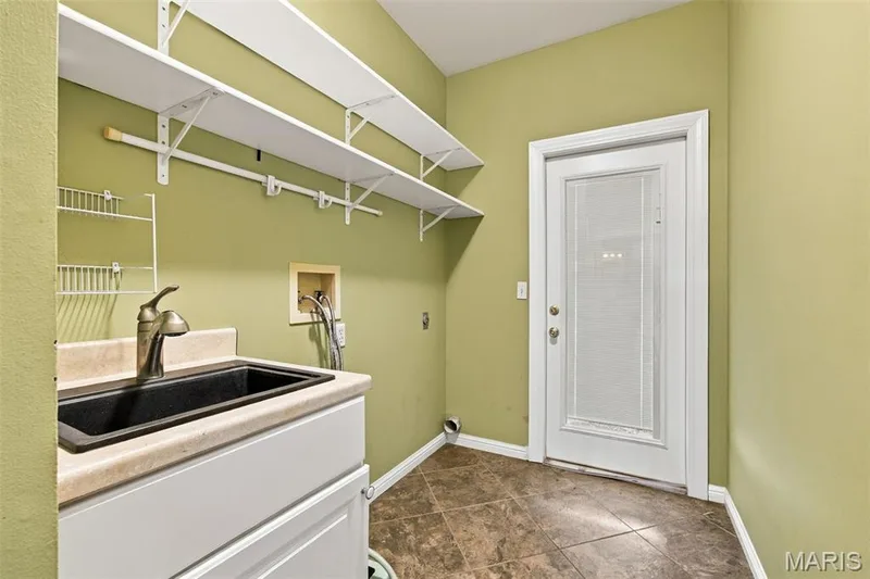17026 Kimwood Court, Chesterfield, MO 63005 — listing photo 13 of 43