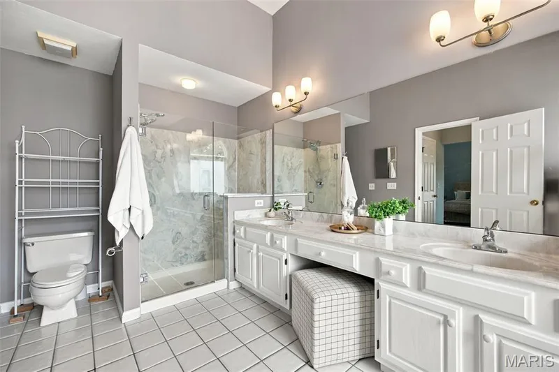 17026 Kimwood Court, Chesterfield, MO 63005 — listing photo 21 of 43