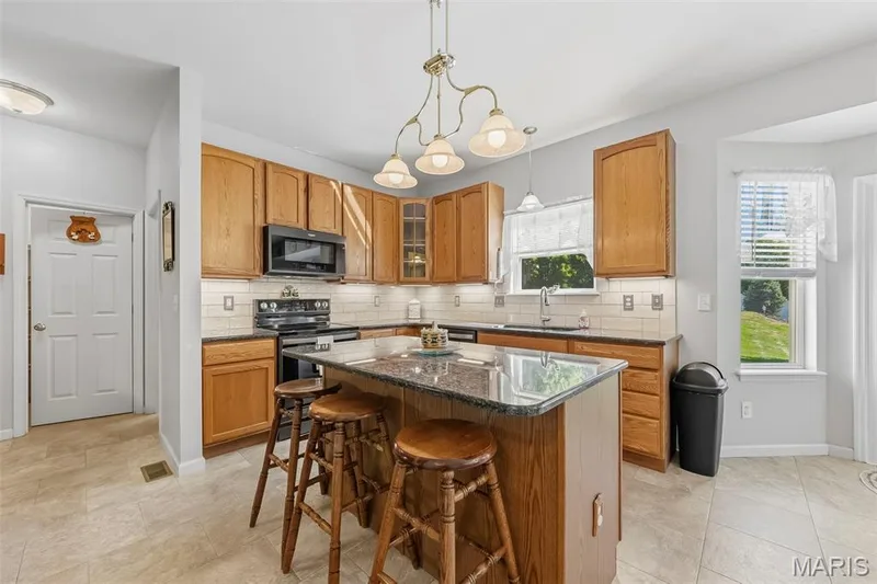 559 John Meyer Drive, St Charles, MO 63304 — listing photo 9 of 65