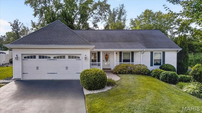14904 Jockey Club Drive, Chesterfield, MO — listing photo 1