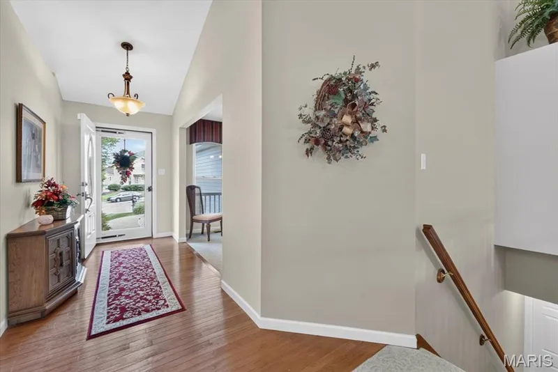 14904 Jockey Club Drive, Chesterfield, MO 63017 — listing photo 4 of 32