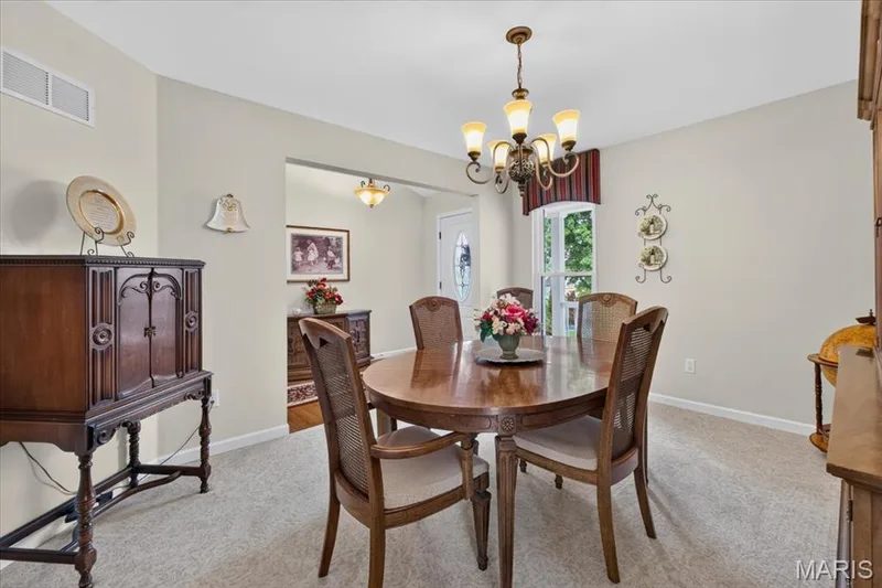 14904 Jockey Club Drive, Chesterfield, MO 63017 — listing photo 6 of 32