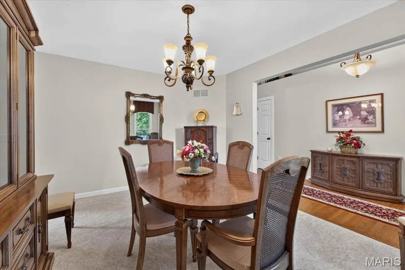 14904 Jockey Club Drive, Chesterfield, MO 63017 — listing photo 7 of 32
