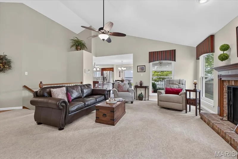 14904 Jockey Club Drive, Chesterfield, MO 63017 — listing photo 9 of 32