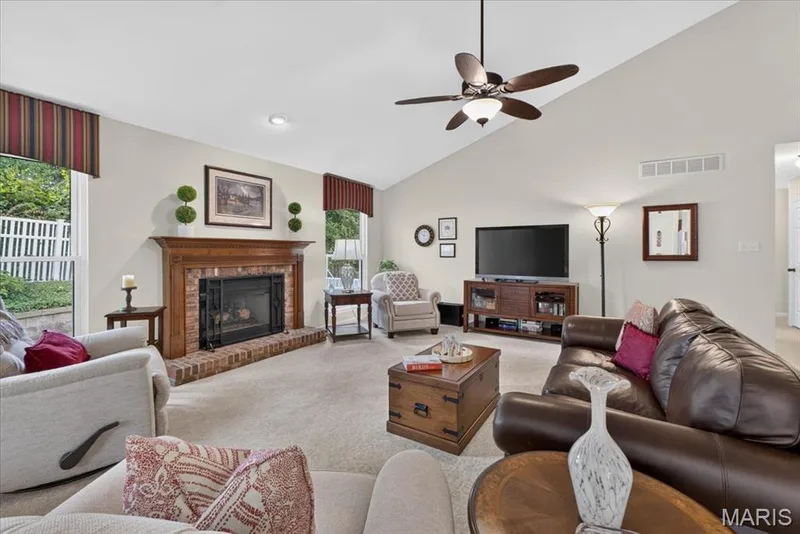 14904 Jockey Club Drive, Chesterfield, MO 63017 — listing photo 10 of 32