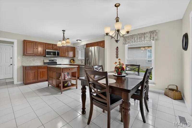 14904 Jockey Club Drive, Chesterfield, MO 63017 — listing photo 11 of 32