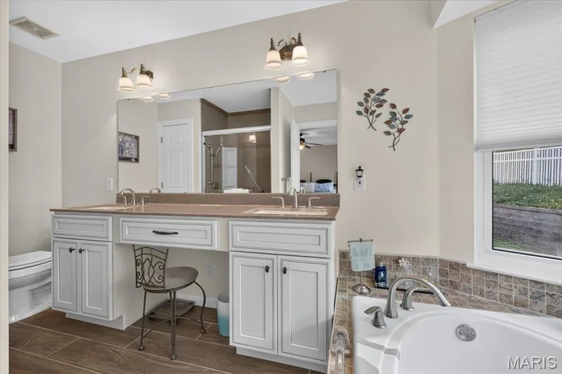 14904 Jockey Club Drive, Chesterfield, MO 63017 — listing photo 20 of 32