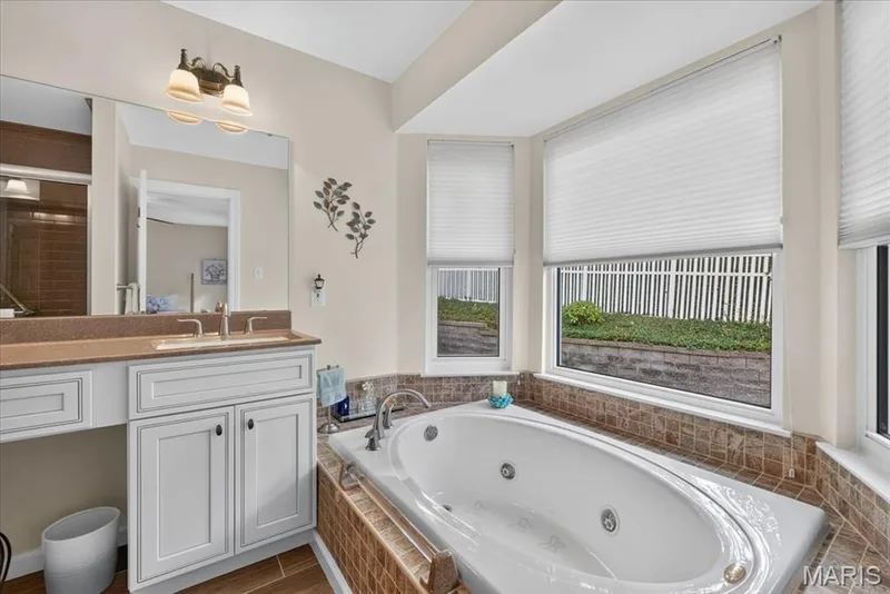 14904 Jockey Club Drive, Chesterfield, MO 63017 — listing photo 21 of 32