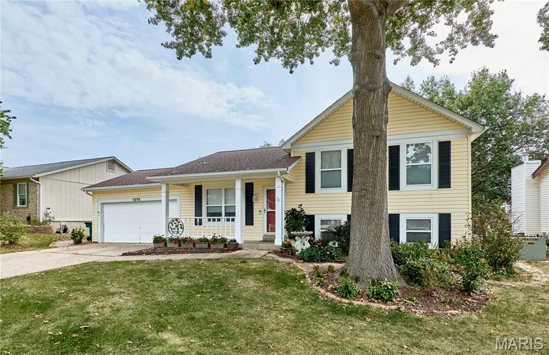1270 Poseidon Court, St Peters, MO 63376 — listing photo 2 of 67