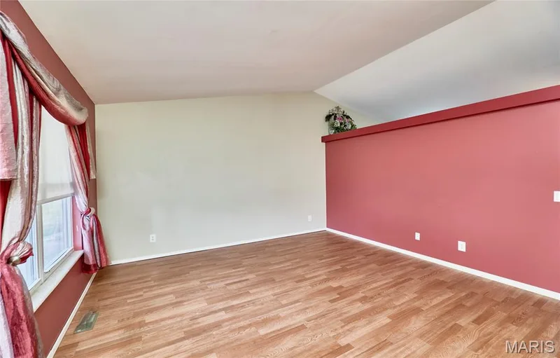 1270 Poseidon Court, St Peters, MO 63376 — listing photo 9 of 67