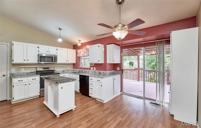 1270 Poseidon Court, St Peters, MO 63376 — listing photo 12 of 67