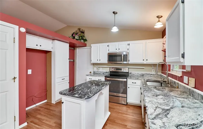 1270 Poseidon Court, St Peters, MO 63376 — listing photo 14 of 67