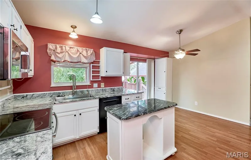 1270 Poseidon Court, St Peters, MO 63376 — listing photo 15 of 67