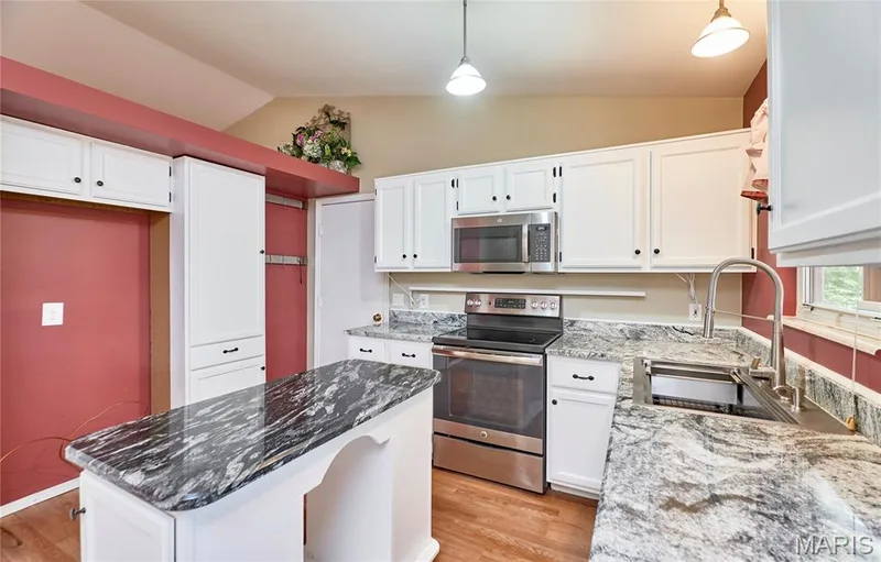 1270 Poseidon Court, St Peters, MO 63376 — listing photo 18 of 67