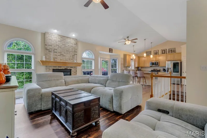 34 Saint Nicholas Court, St Charles, MO 63366 — listing photo 5 of 48