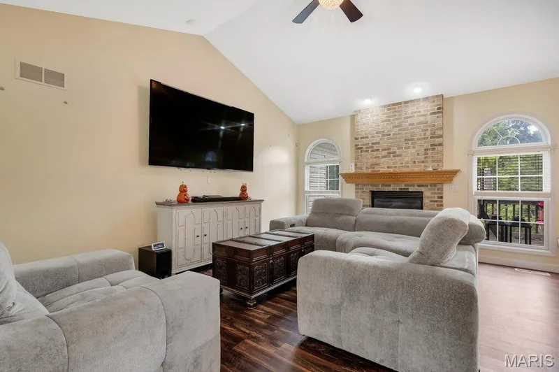 34 Saint Nicholas Court, St Charles, MO 63366 — listing photo 7 of 48