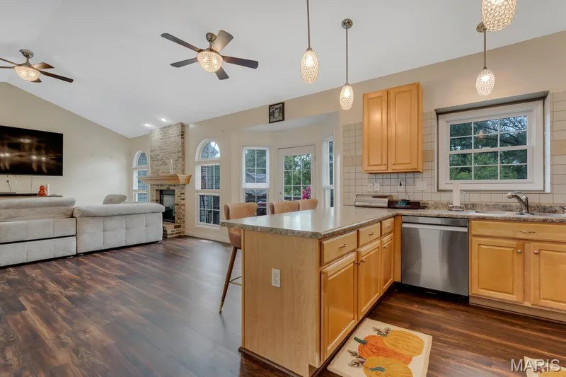 34 Saint Nicholas Court, St Charles, MO 63366 — listing photo 12 of 48