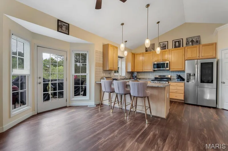 34 Saint Nicholas Court, St Charles, MO 63366 — listing photo 13 of 48