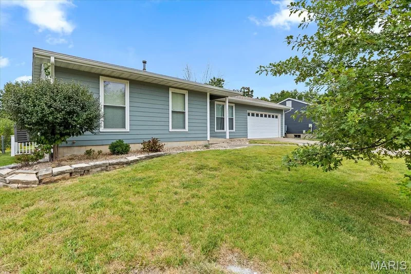 1353 Osage Meadows Drive, O'Fallon, MO 63366 — listing photo 3 of 26
