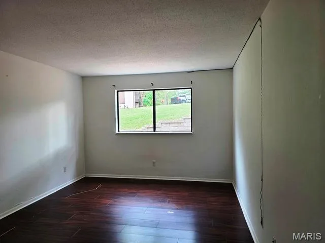 1400 Heritage Landing #110, St Charles, MO 63303 — listing photo 2 of 16