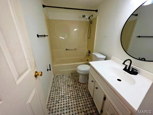 1400 Heritage Landing #110, St Charles, MO 63303 — listing photo 8 of 16