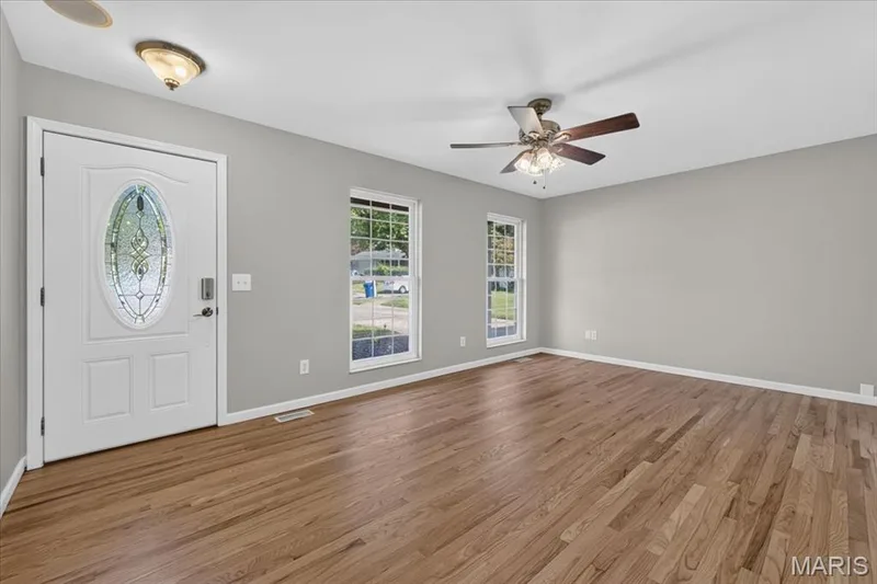 1008 N Duchesne Drive, St Charles, MO 63301 — listing photo 9 of 48