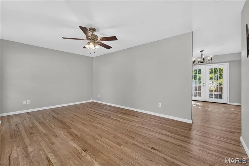 1008 N Duchesne Drive, St Charles, MO 63301 — listing photo 11 of 48