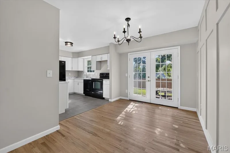 1008 N Duchesne Drive, St Charles, MO 63301 — listing photo 12 of 48