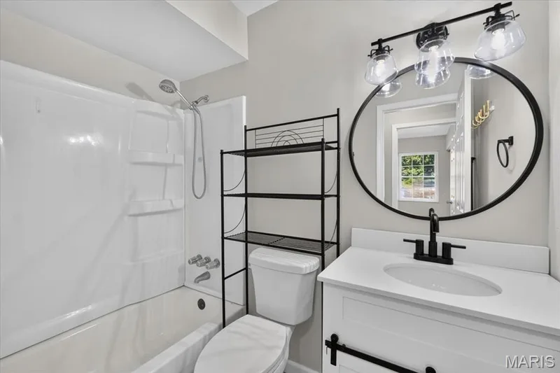 1008 N Duchesne Drive, St Charles, MO 63301 — listing photo 19 of 48