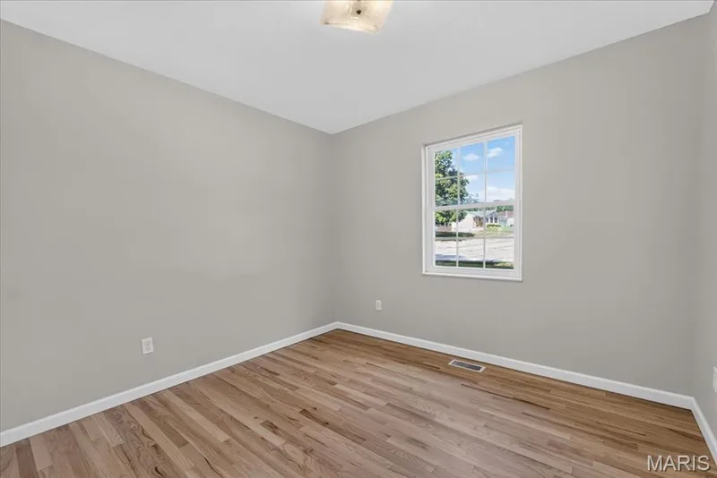 1008 N Duchesne Drive, St Charles, MO 63301 — listing photo 24 of 48