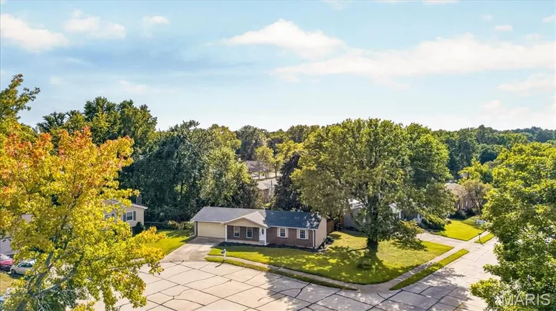 1008 N Duchesne Drive, St Charles, MO 63301 — listing photo 42 of 48