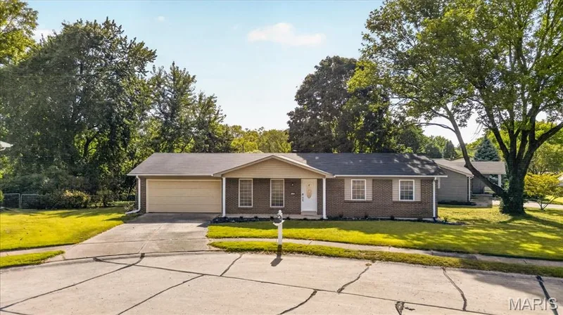 1008 N Duchesne Drive, St Charles, MO 63301 — listing photo 44 of 48