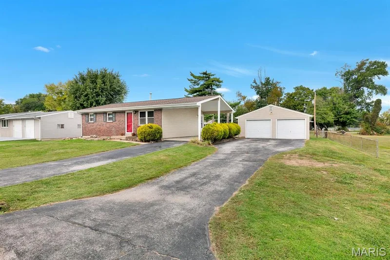 5 Oak Drive, St Peters, MO — listing photo 1