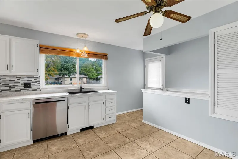 5 Oak Drive, St Peters, MO 63376 — listing photo 3 of 19