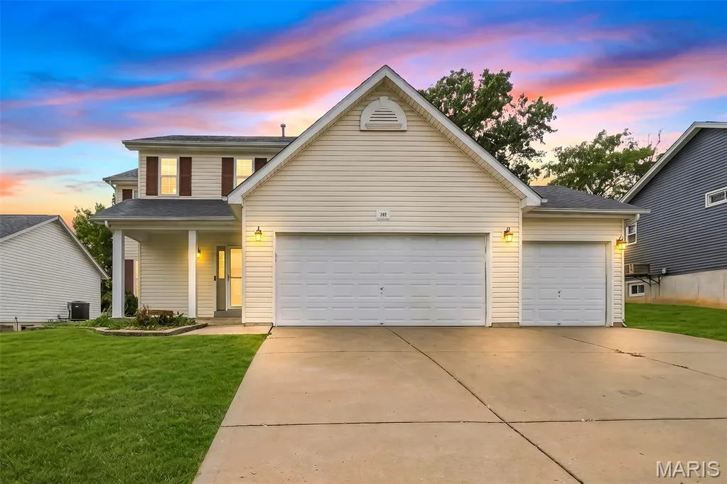 3 bedroom, 2.5 bathroom, 2 story in the heart of Wentzville — 242 Ashford Oaks Drive, Wentzville, MO 63385