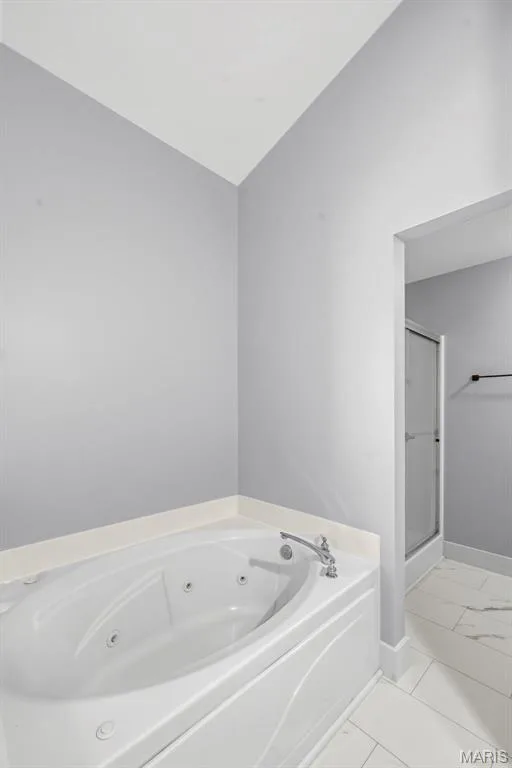 Jetted soaking tub and separate shower — 242 Ashford Oaks Drive, Wentzville, MO 63385