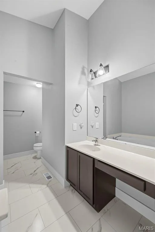 Primary bathroom — 242 Ashford Oaks Drive, Wentzville, MO 63385