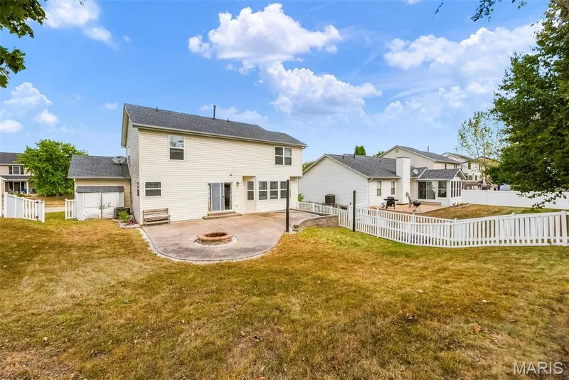 Gently sloped back yard — 242 Ashford Oaks Drive, Wentzville, MO 63385