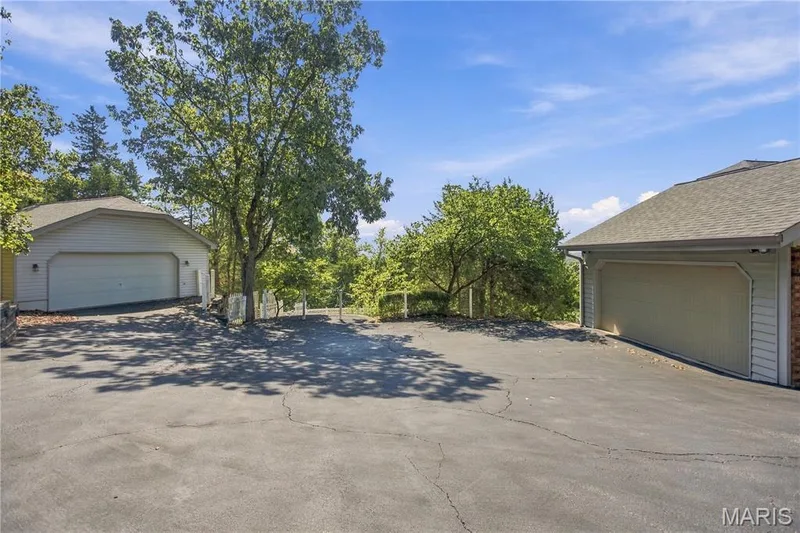 2 Rockwood Forest Glen, Wildwood, MO 63025 — listing photo 2 of 53