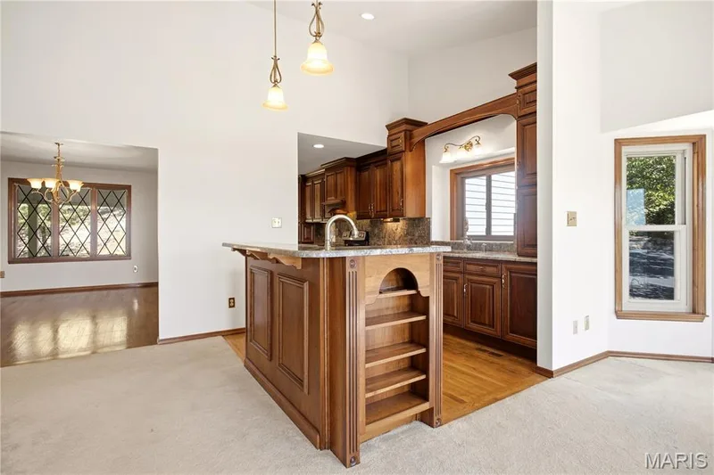 Gourmet kitchen with island & prep sink — 2 Rockwood Forest Glen, Wildwood, MO 63025